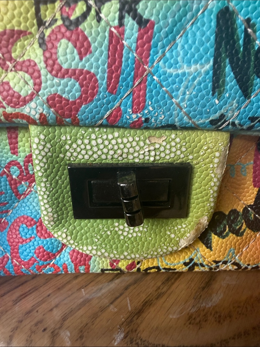 PASSION PIRATE ladies, graffiti printed purse preowned shows a few signs of wear - Picture 6 of 12